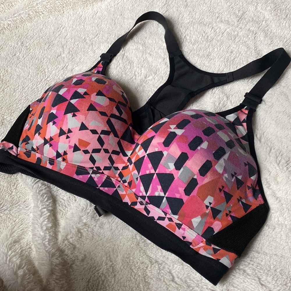 VSX Victorias Secret 36D Sports Bra Incredible Pink Underwire Padded